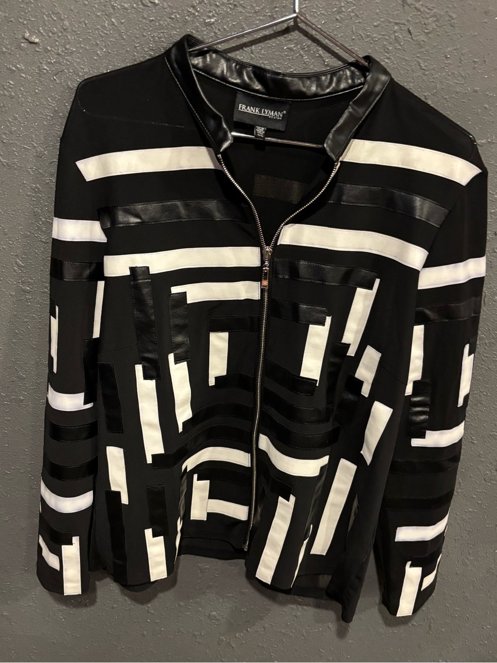 Frank Lyman Design Black & White Geometric Zip Front Jacket